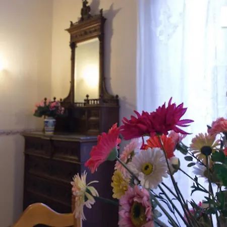 Charming Mezzanine Flat In Centre * Palerme