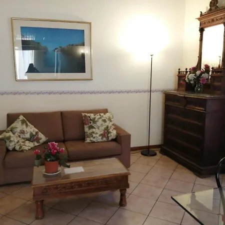 Charming Mezzanine Flat In Centre Appartement *