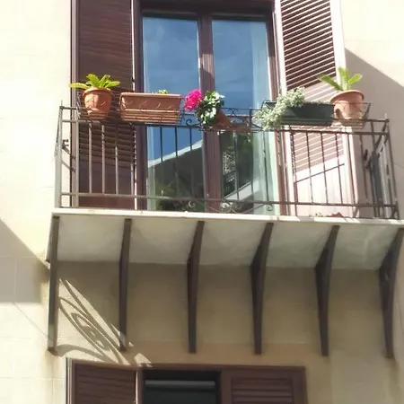 Apartament Charming Mezzanine Flat In Centre Palermo