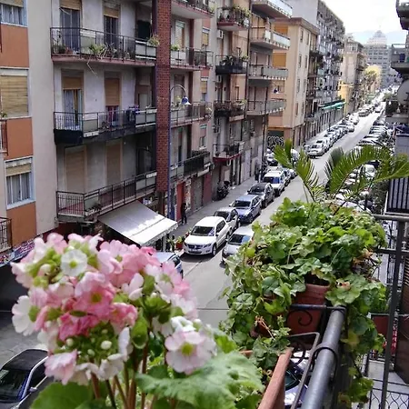 Apartament Charming Mezzanine Flat In Centre *