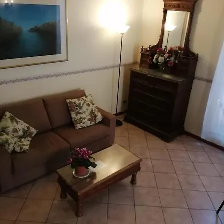 Charming Mezzanine Flat In Centre Apartament